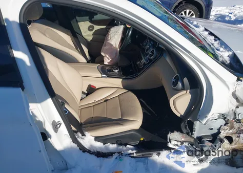 2017 Mercedes-Benz C 300 4Matic из США, поврежденный, VIN 55SWF4KB7HU219841